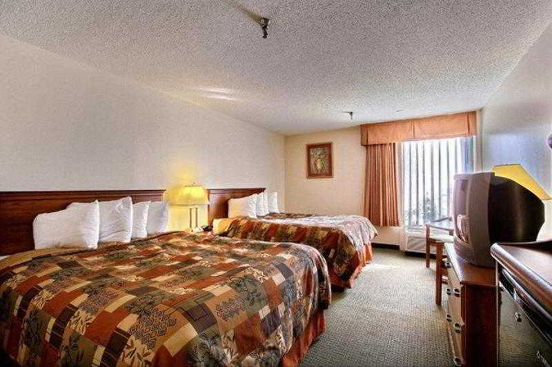 Days Inn & Suites By Wyndham Mt Pleasant Mount Pleasant Habitación foto